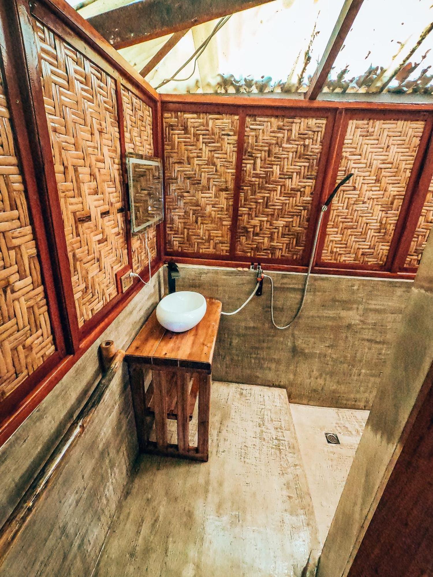 Shakabrah'S Beachfront Kubo 제너럴 루나 외부 사진